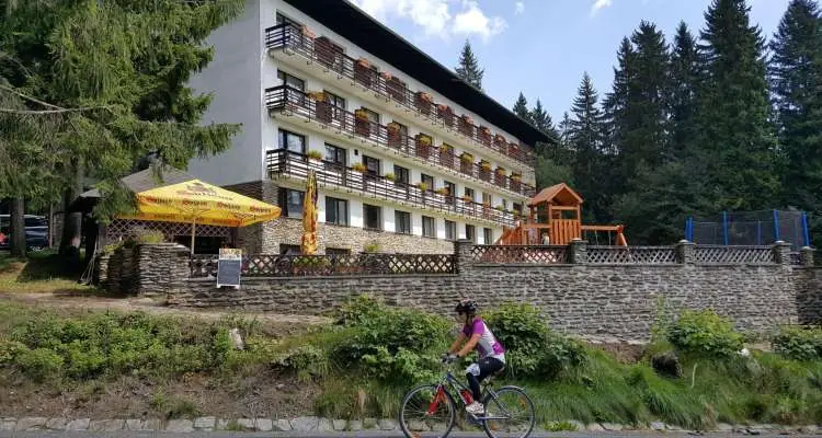 Hotel Stella na Špičáku v létě
